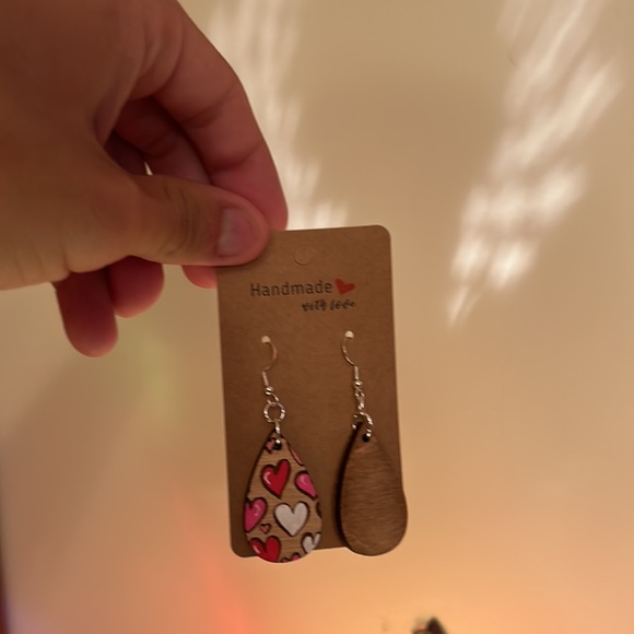 NWT Handmade Wooden Multicolor Hearts Painted Dangle Earrings - Picture 6 of 6